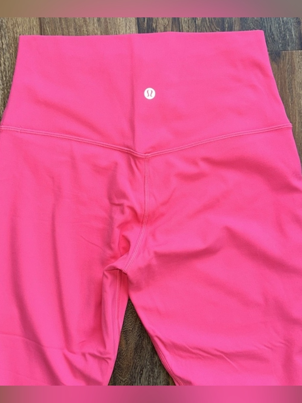 New! Lululemon Align High Rise Crop Lip Gloss Size 8 - Picture 3 of 7